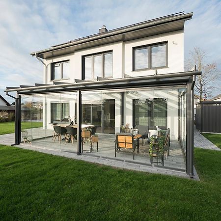 Bohnapartments Luxury Villa Berlin - 210Qm - Wintergarten - Kamin - 4 Kostenlose Parkplaetze - 6 Schlafzimmer - Neubau - Luxusausstattung Birkenwerder Eksteriør bilde