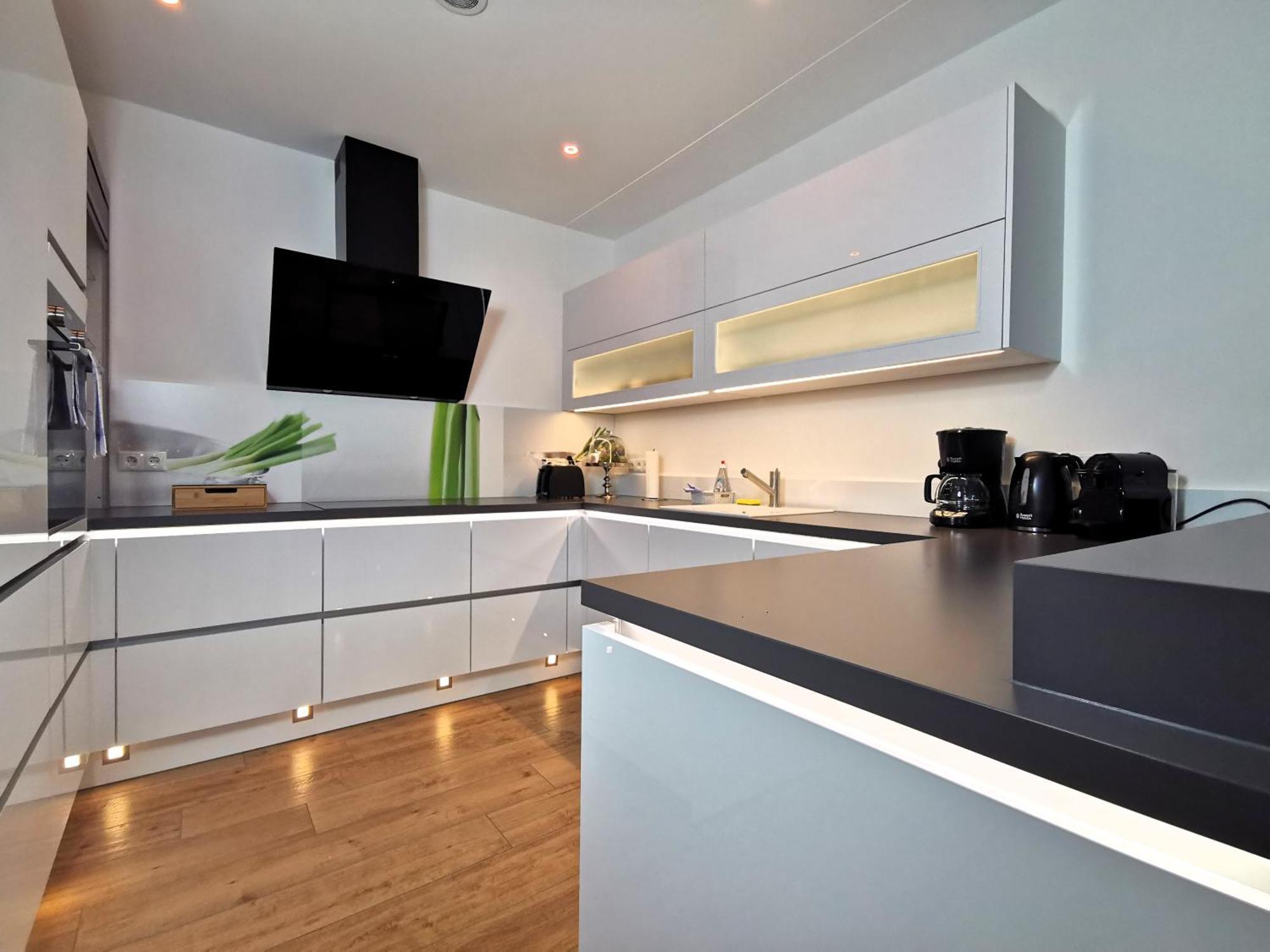Bohnapartments Luxury Villa Berlin - 210Qm - Wintergarten - Kamin - 4 Kostenlose Parkplaetze - 6 Schlafzimmer - Neubau - Luxusausstattung Birkenwerder Eksteriør bilde