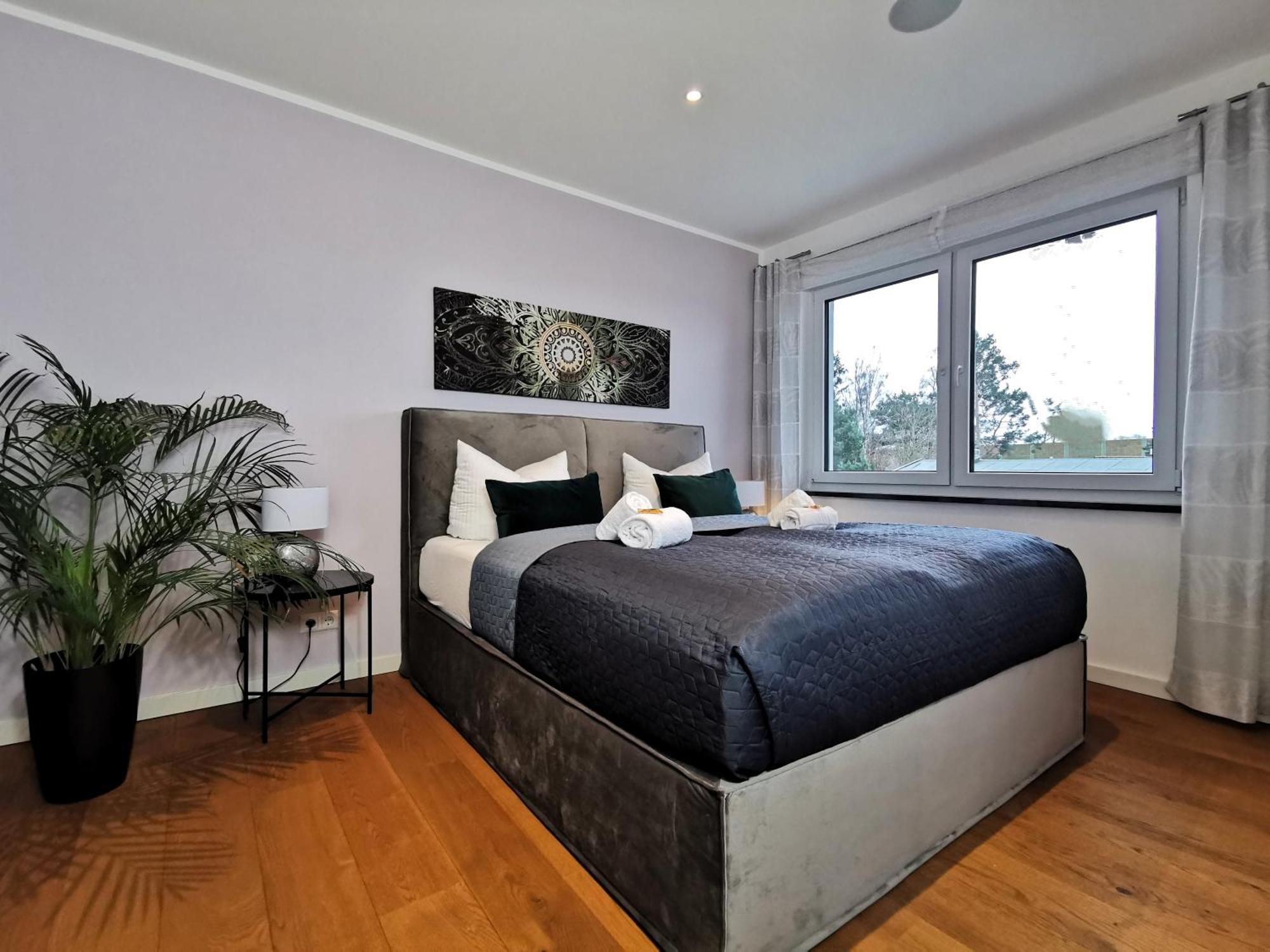Bohnapartments Luxury Villa Berlin - 210Qm - Wintergarten - Kamin - 4 Kostenlose Parkplaetze - 6 Schlafzimmer - Neubau - Luxusausstattung Birkenwerder Eksteriør bilde