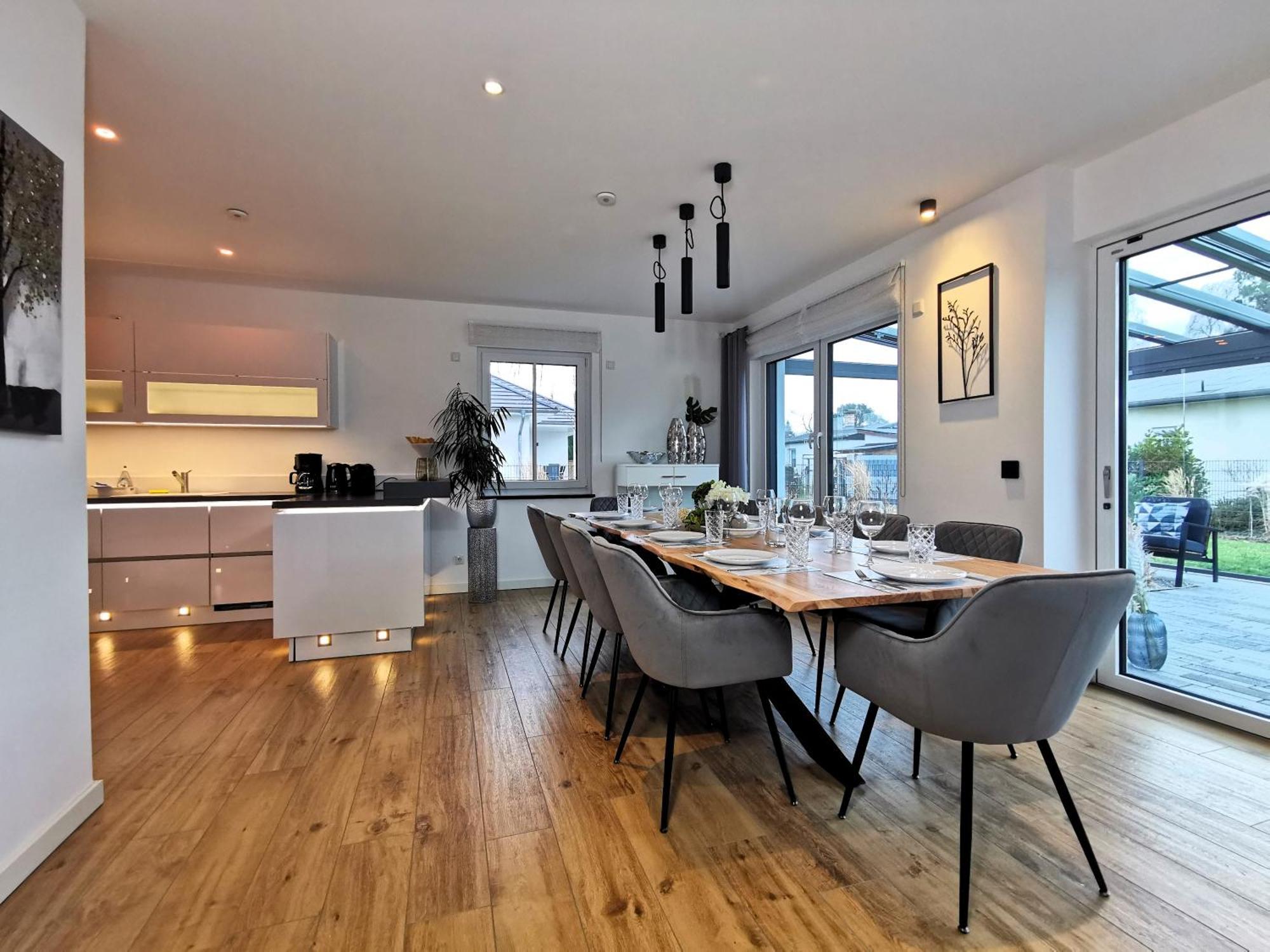 Bohnapartments Luxury Villa Berlin - 210Qm - Wintergarten - Kamin - 4 Kostenlose Parkplaetze - 6 Schlafzimmer - Neubau - Luxusausstattung Birkenwerder Eksteriør bilde