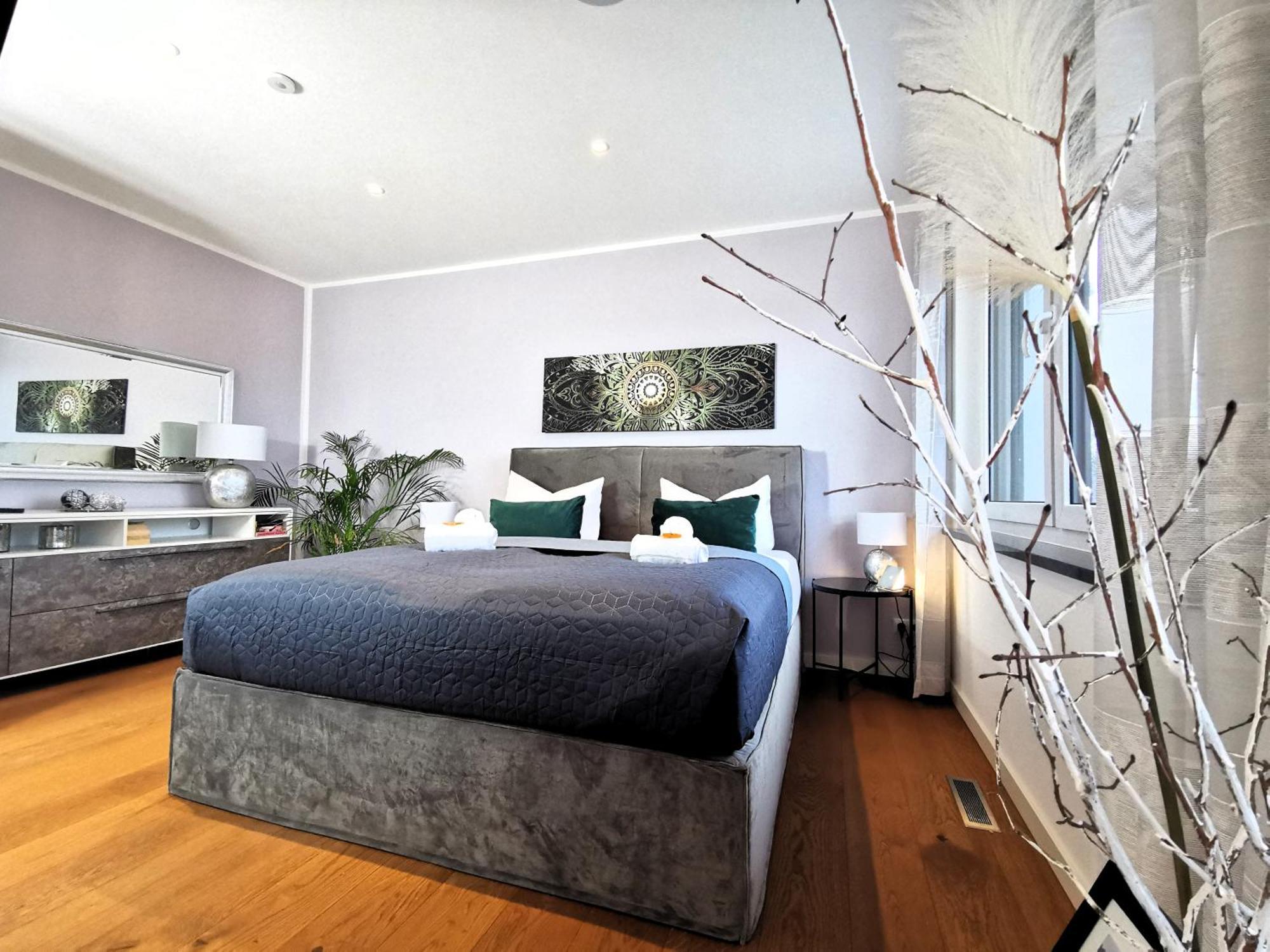Bohnapartments Luxury Villa Berlin - 210Qm - Wintergarten - Kamin - 4 Kostenlose Parkplaetze - 6 Schlafzimmer - Neubau - Luxusausstattung Birkenwerder Eksteriør bilde