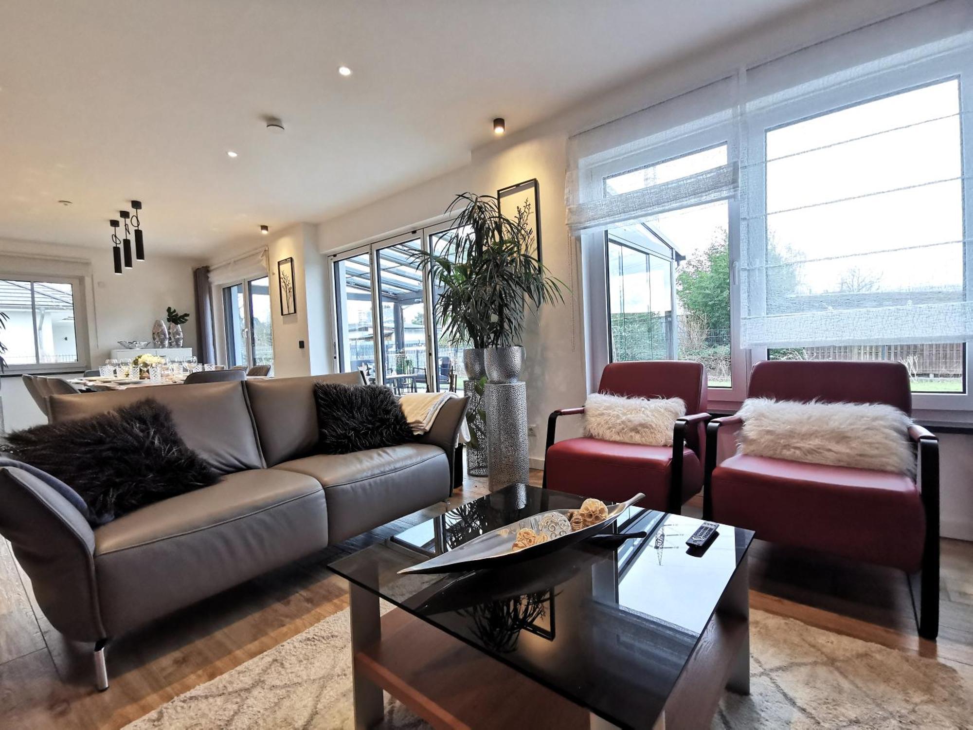 Bohnapartments Luxury Villa Berlin - 210Qm - Wintergarten - Kamin - 4 Kostenlose Parkplaetze - 6 Schlafzimmer - Neubau - Luxusausstattung Birkenwerder Eksteriør bilde
