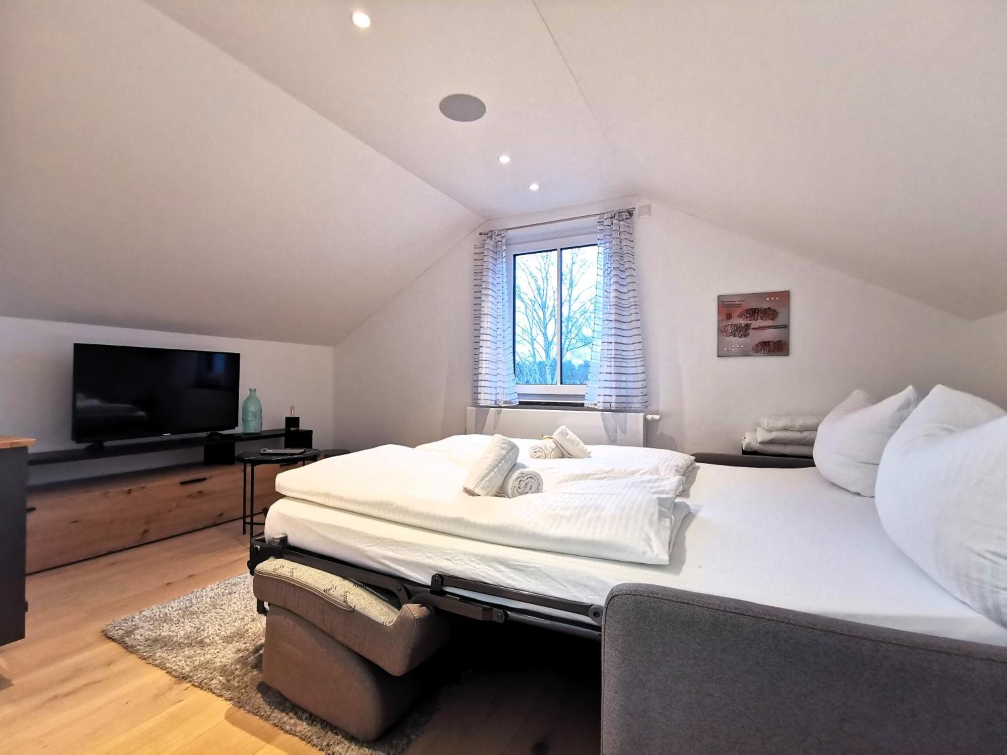 Bohnapartments Luxury Villa Berlin - 210Qm - Wintergarten - Kamin - 4 Kostenlose Parkplaetze - 6 Schlafzimmer - Neubau - Luxusausstattung Birkenwerder Eksteriør bilde