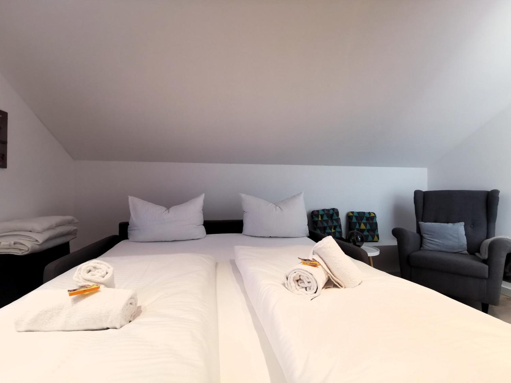 Bohnapartments Luxury Villa Berlin - 210Qm - Wintergarten - Kamin - 4 Kostenlose Parkplaetze - 6 Schlafzimmer - Neubau - Luxusausstattung Birkenwerder Eksteriør bilde